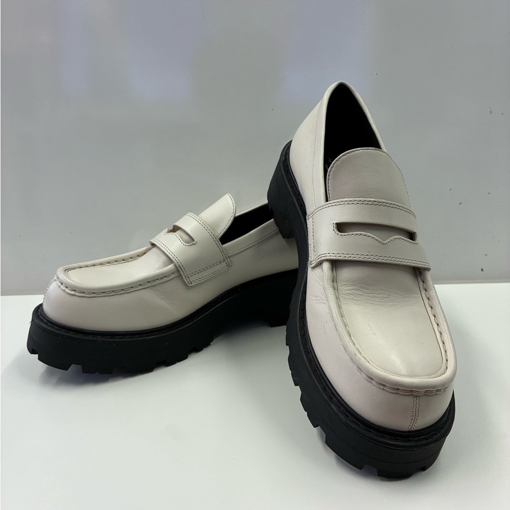 Vagabond Off-White Loafers with Black Soles SIZE 37